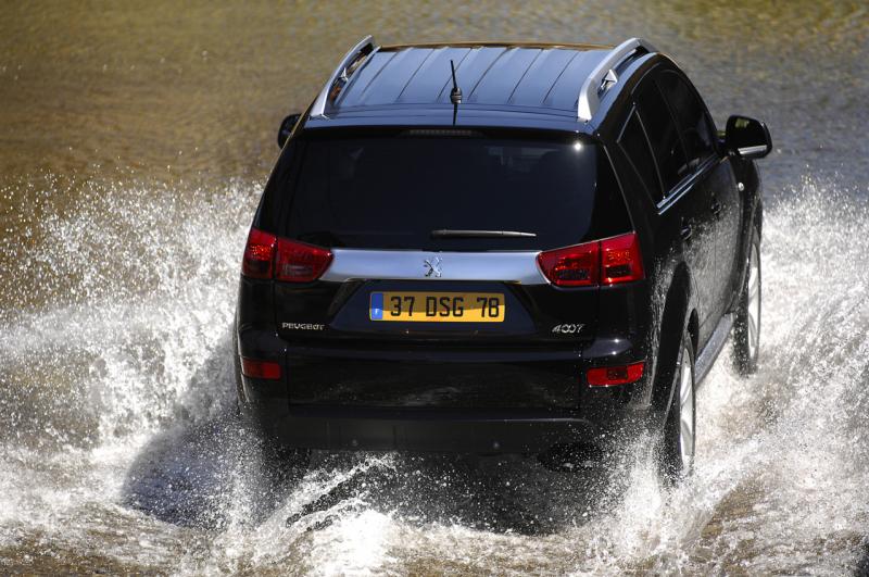 http://www.forum-peugeot.com/Forum/mesimages/15513/Peugeot 4007 2.jpg